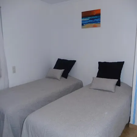 Ref Garr11 Villa Roses