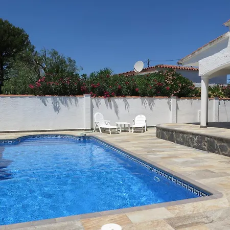 Ref Garr11 Villa