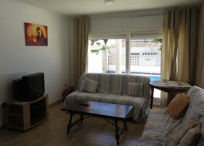 Villa Ref Garr11 Roses